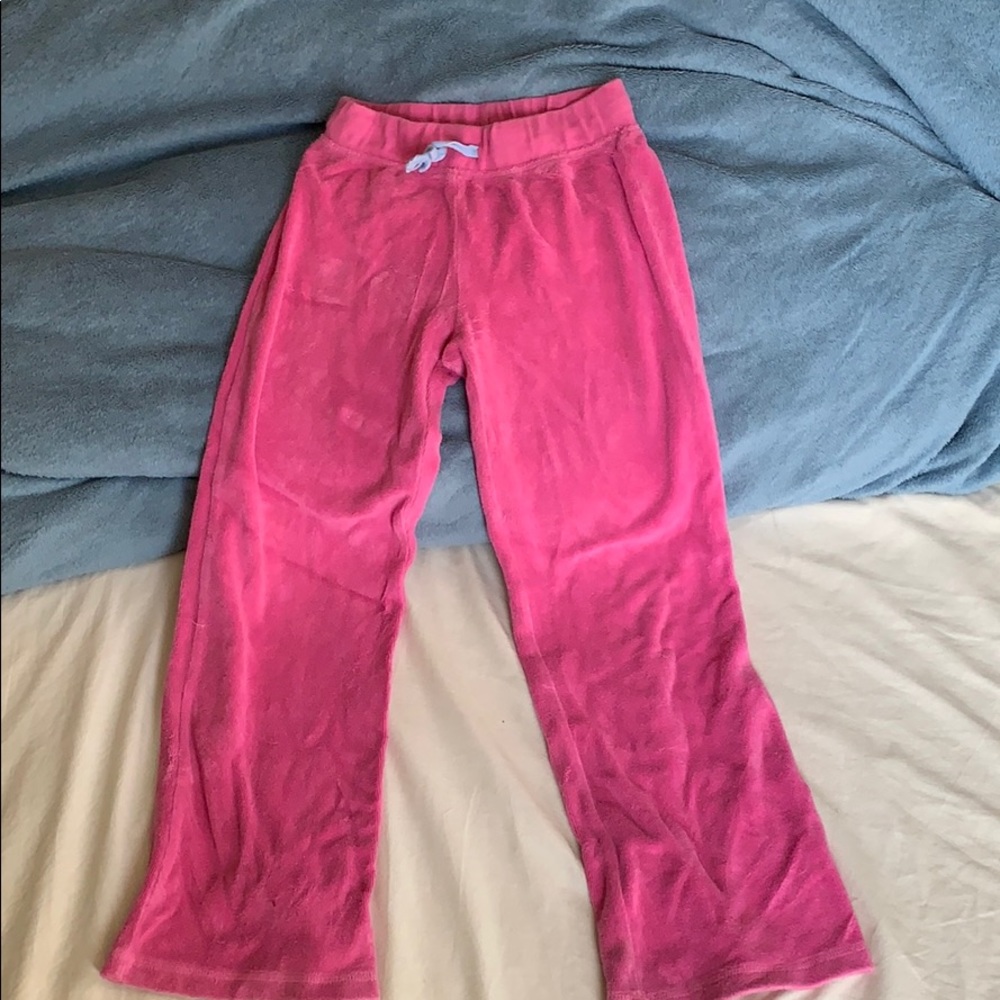 Girls pants.